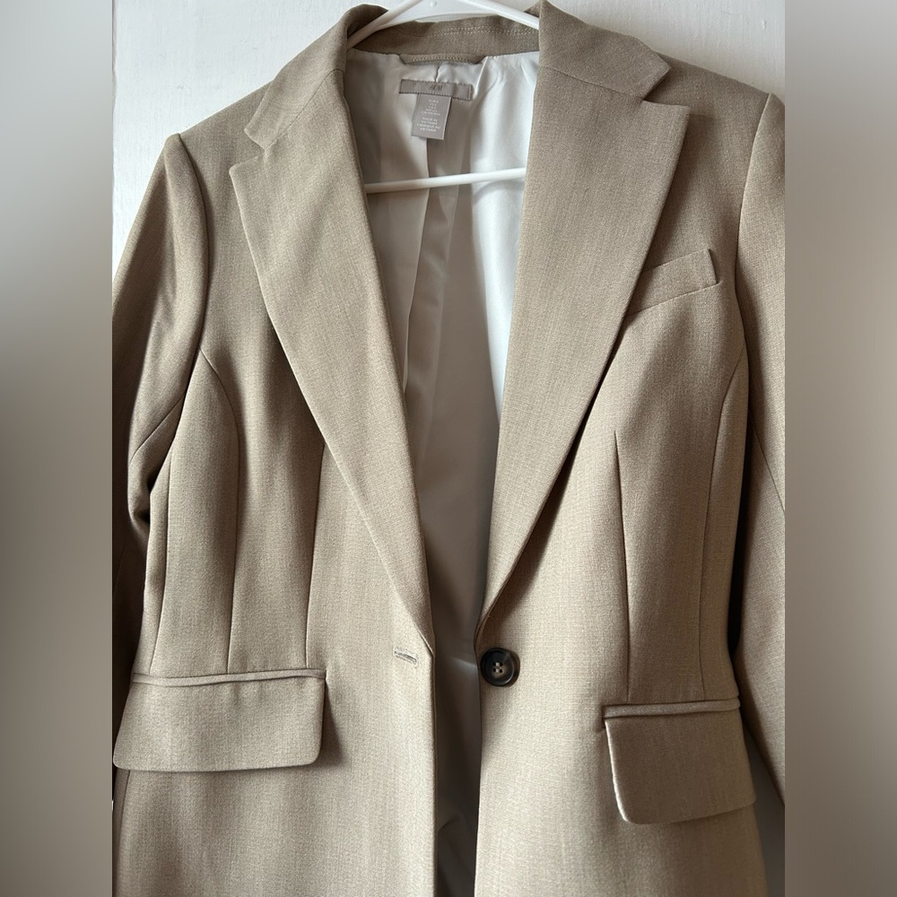 H&M Tan Blazer - Picture 3 of 3